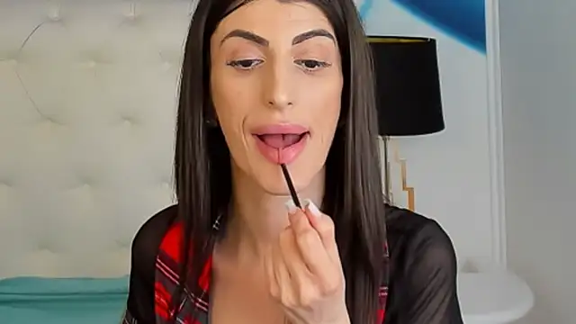 SkinnyDolly online show from 03.08.25