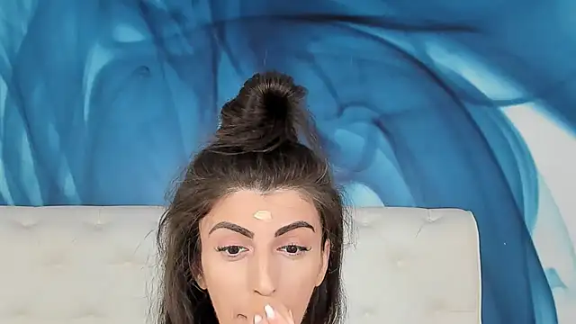 SkinnyDolly online show from 10.10.25