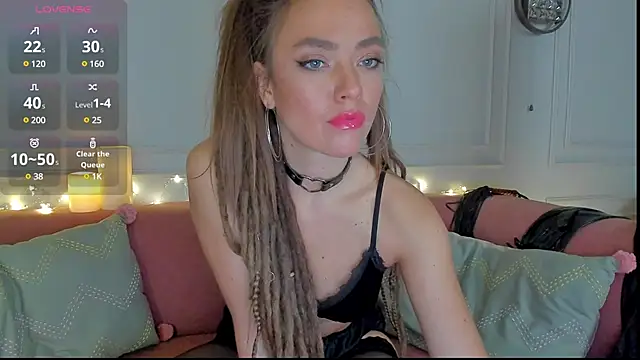 Snapshot of KellyFouler chatting on 12.06.24 KellyFouler online show from 12.06.24