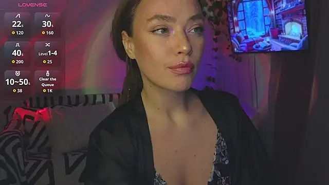 Snapshot of KellyFouler chatting on 11.15.25 KellyFouler online show from 11.15.25