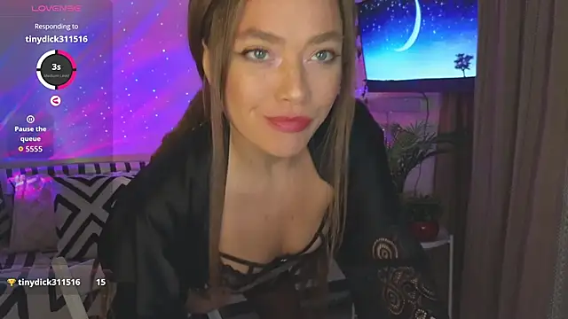 Snapshot of KellyFouler chatting on 12.17.25 KellyFouler online show from 12.17.25