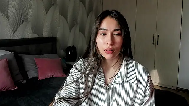 Snapshot of Bambiii_bby chatting on 02.27.26 Bambiii bby online show from 02.27.26