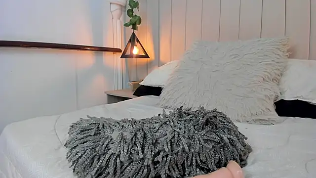 JulianaWaldo online show from 02.06.25