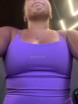 Snapshot of lariic chatting on 09.22.25 lariic online show from 09.22.25