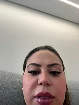 Snapshot of lariic chatting on 02.24.26 lariic online show from 02.24.26