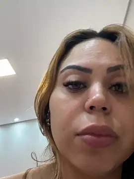 Snapshot of lariic chatting on 03.14.26 lariic online show from 03.14.26