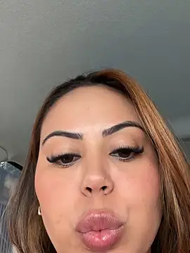 Snapshot of lariic chatting on 03.16.26 lariic online show from 03.16.26