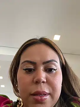 Snapshot of lariic chatting on 03.19.26 lariic online show from 03.19.26