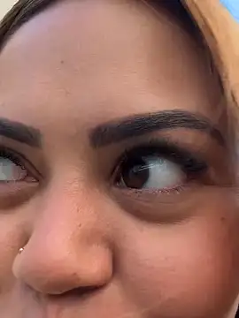 Snapshot of lariic chatting on 03.21.26 lariic online show from 03.21.26