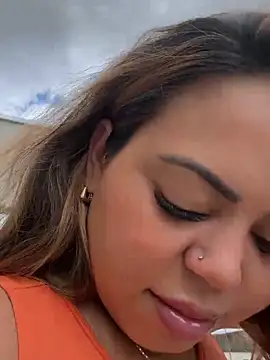 Snapshot of lariic chatting on 03.25.26 lariic online show from 03.25.26