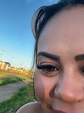 Snapshot of lariic chatting on 04.14.26 lariic online show from 04.14.26