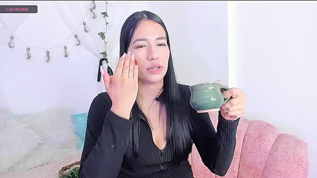 Snapshot of Sara_Kurt chatting on 01.03.25 Sara Kurt online show from 01.03.25