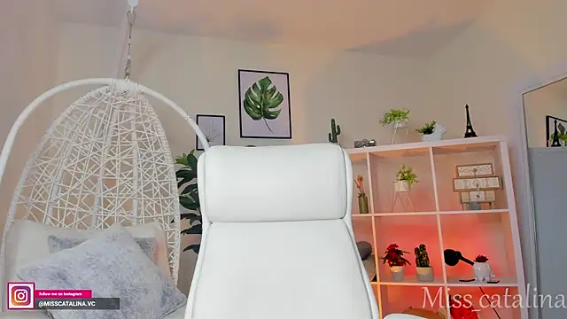 miss catalinaa online show from 01.24.25