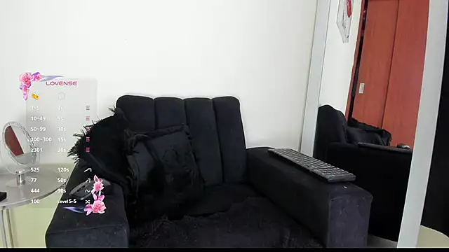 its  angelica  online show from 10.08.25