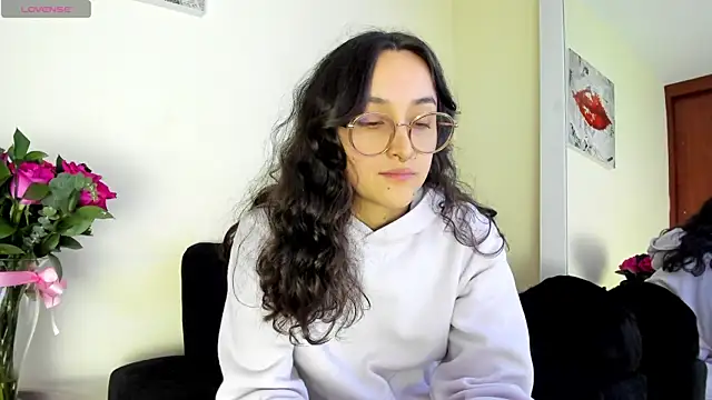 Snapshot of its__angelica_ chatting on 02.18.26 its angelica online show from 02.18.26