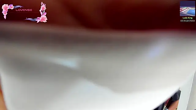 Snapshot of its__angelica_ chatting on 02.22.26 its angelica online show from 02.22.26