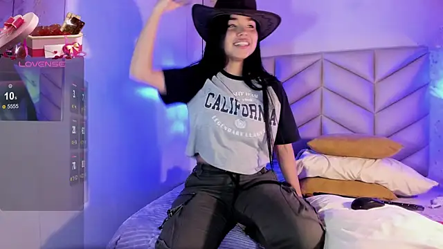 AuroraFiore online show from 02.20.25