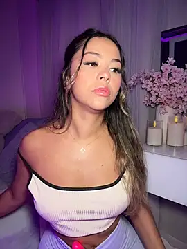 tuckersabrina online show from 04.15.26