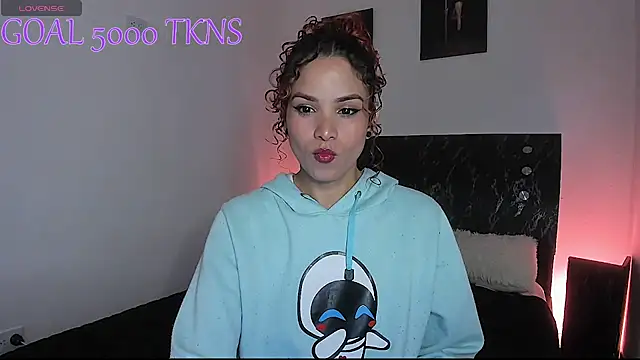 Snapshot of anna__duff chatting on 05.12.26 anna duff online show from 05.12.26