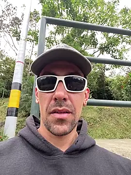 Snapshot of dantedesirexx chatting on 02.08.26 dantedesirexx online show from 02.08.26