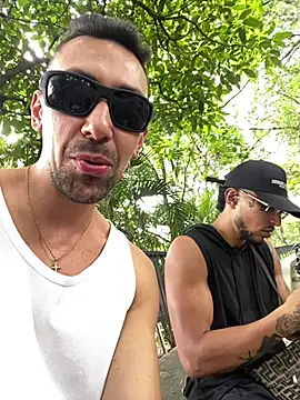 Snapshot of dantedesirexx chatting on 02.27.26 dantedesirexx online show from 02.27.26