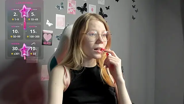 Snapshot of Esme_Runn chatting on 12.09.24 Esme Runn online show from 12.09.24