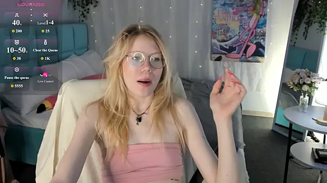 Snapshot of Esme_Runn chatting on 07.13.26 Esme Runn online show from 07.13.26