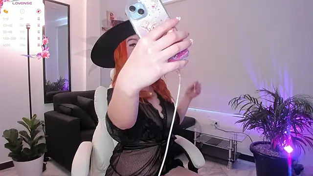 Snapshot of Niicoleta chatting on 10.04.25 Niicoleta online show from 10.04.25