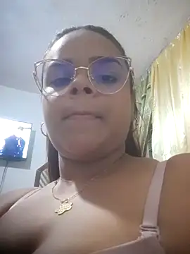 Evabigass online show from 02.18.25