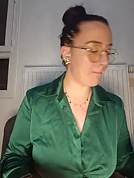 lindsay 33off online show from 02.25.26