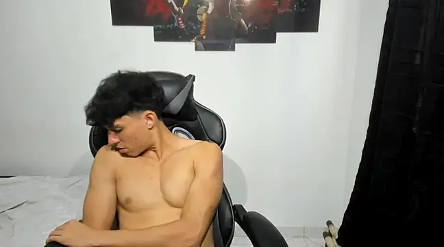 Snapshot of enzo_sloran chatting on 02.18.25 enzo sloran online show from 02.18.25