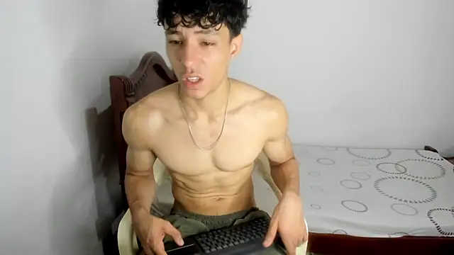 Snapshot of enzo_sloran chatting on 09.16.25 enzo sloran online show from 09.16.25