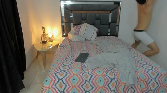 Snapshot of enzo_sloran chatting on 12.01.25 enzo sloran online show from 12.01.25