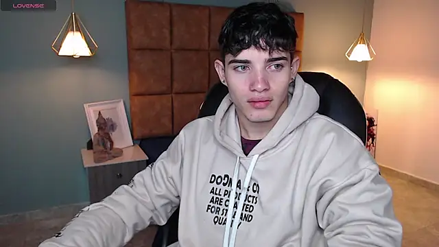 AlejooTwink online show from 02.08.25