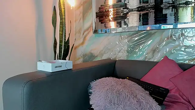 Layla 707 online show from 03.08.25