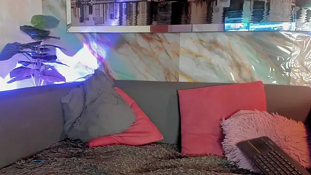 Layla 707 online show from 03.14.25