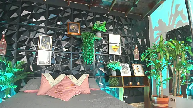 Layla 707 online show from 03.15.25