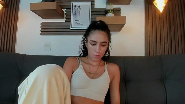 Layla 707 online show from 09.15.25