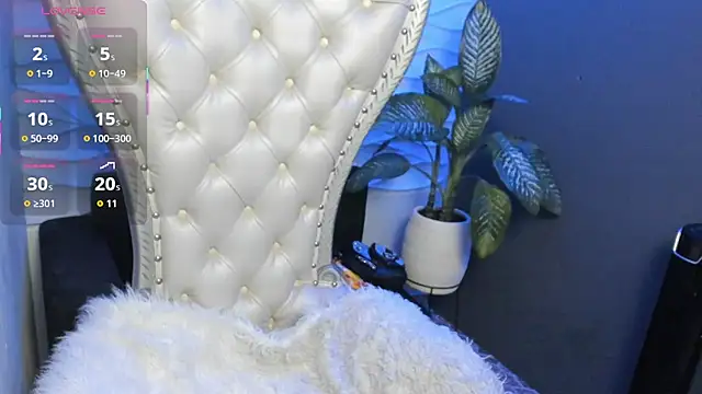 Layla 707 online show from 09.18.25