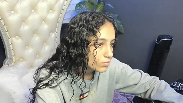 Layla 707 online show from 09.21.25