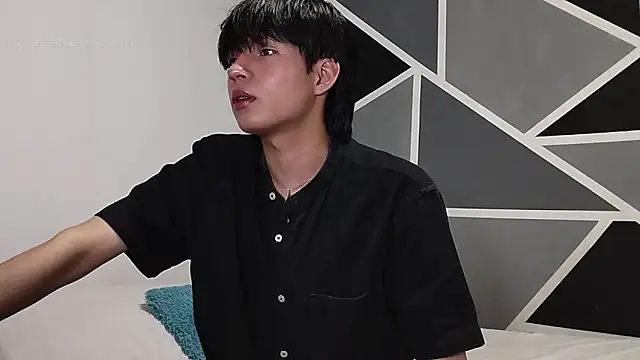 Snapshot of seung_vinblue chatting on 03.16.26 seung vinblue online show from 03.16.26