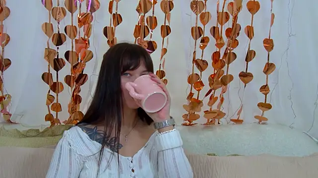 Snapshot of AlexandraBloom chatting on 02.15.26 AlexandraBloom online show from 02.15.26