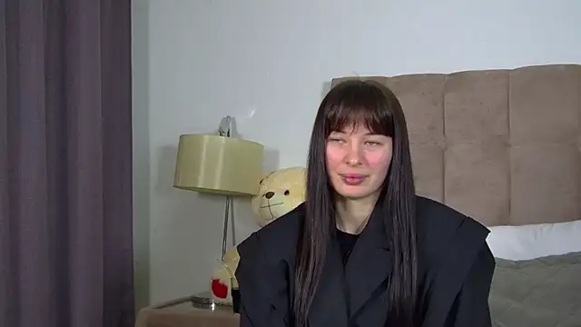 Snapshot of AlexandraBloom chatting on 02.18.26 AlexandraBloom online show from 02.18.26