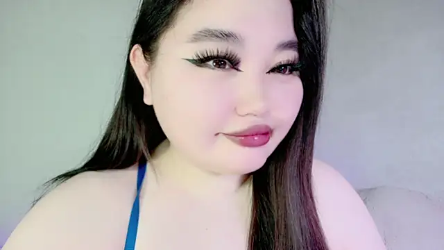 Snapshot of amina_moonlightt chatting on 02.14.25 amina moonlightt online show from 02.14.25