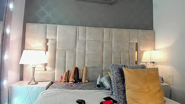 GaleHodge online show from 02.08.25