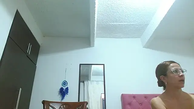 Snapshot of Venus-Wood chatting on 01.29.25 Venus-Wood online show from 01.29.25