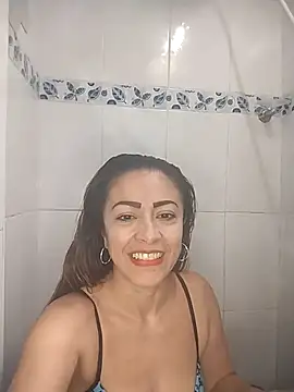 Snapshot of Venus-Wood chatting on 09.10.25 Venus-Wood online show from 09.10.25