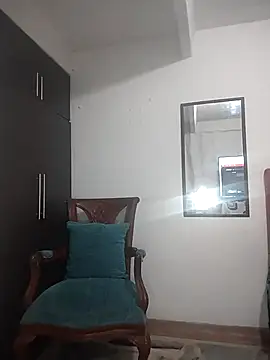 Snapshot of Venus-Wood chatting on 09.17.25 Venus-Wood online show from 09.17.25