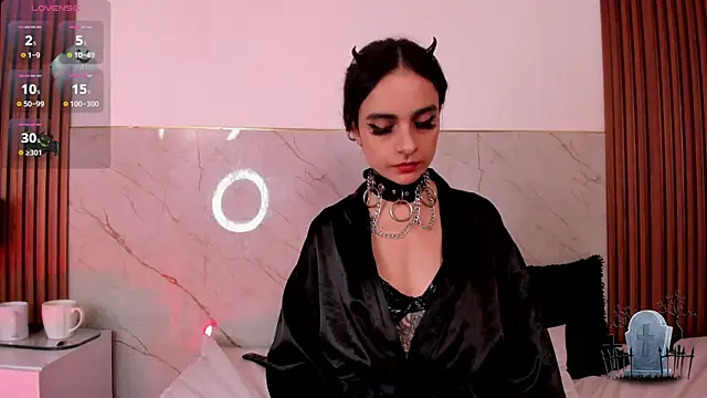 Snapshot of Alice_noir chatting on 02.08.25 Alice noir online show from 02.08.25