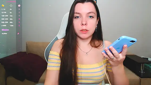 Snapshot of lunalovesu chatting on 09.22.25 lunalovesu online show from 09.22.25